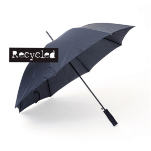 V&aring;r stors&auml;ljare Save finns nu i ett milj&ouml;smart alternativ, d&auml;r paneltyget &auml;r tillverkat av &aring;tervunnen PET, s&aring; kallad R-PET. Save &auml;r ett stadigt 8-panels paraply ned automatisk uppf&auml;llning. Svart st&aring;lskaft och rakt EVA-foam handtag. R-PET alternativet &auml;r m&auml;rkt med en hangtag och ett diskret tryck ton-i-ton p&aring; strapen och p&aring; insidan av panelerna med budskap om materialet. Save R-PET finns i lager i svart.