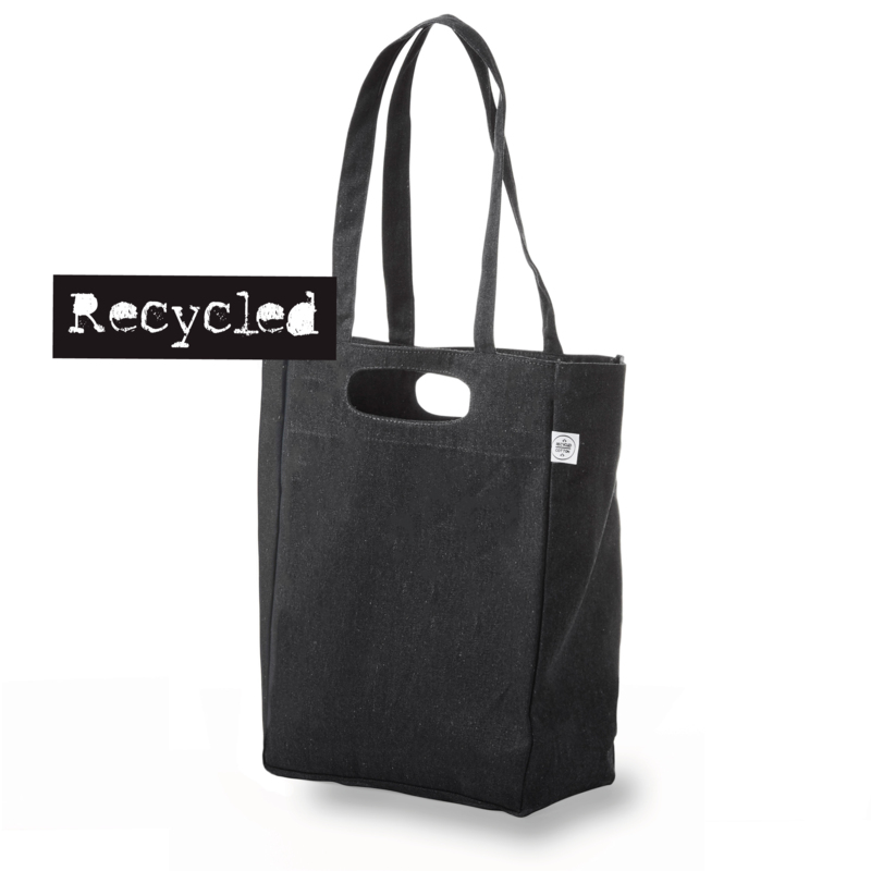 Heavy-duty carrier bag in 320 gram recycled cotton with double handles, (one pair recessed and one pair of long). This is a 320 gram bag with a rough feel that is an environmentally conscious choice at a really good price. Since the bag is made of recycled cotton, the graphite gray shade can vary from bag to bag.Learn more about recycled cotton by clicking the info button after the material below.