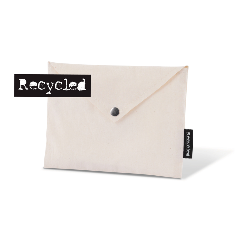 "This fabric pouch made from recycled cotton, in the shape of an envelope with a snap button, is perfect for gift cards, travel essentials (such as tickets, earplugs, headache tablets, etc.), or for organizing your small items. The pouch acts as a mini bag inside your bag, helping you keep small items organized, or provides a lasting holder for gift cards that can be reused over and over again. Customize it with a message or company logo. Unlike single-use materials, it can be used repeatedly! The envelope is labeled with a Recycle tag on the side seam to highlight the sustainable choice.