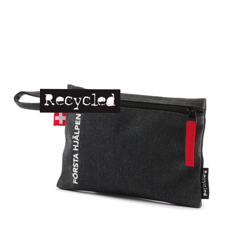 NEW PRODUCT! First aid bag in Recycled cotton, with the essentials needed if an accident occurs. A thoughtful gift with a tasteful design. The first aid kit contains a triangular bandage, band-aids, tweezers, safety pins, tape, scissors, alcohol prep pad, sterile guaze swab, tourniquet, bandages and first aid guide. Can be printed on front or back.