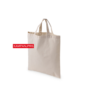 KAMPANJPRIS! Profilkasse med 1-färgstryck! Denna stilrena bärkasse i 100% bomull är en enkel och praktisk lösning för alla tillfällen, perfekt för mässor och event. Utan bälg och med det följsamma 140 gsm-tyget är den smidig och har en modern design – ett utmärkt val för att sprida ditt varumärke.